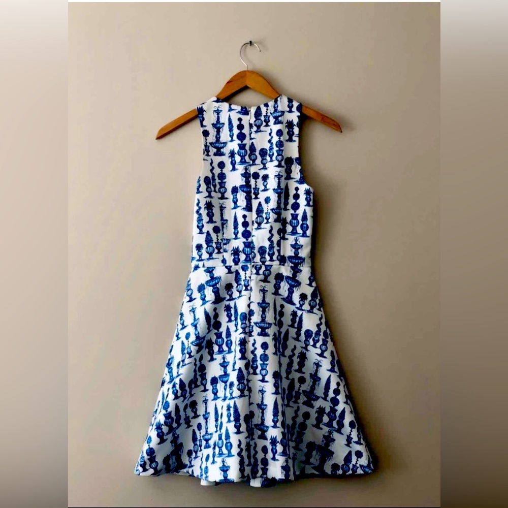 Blue & white French-inspired motif dress.